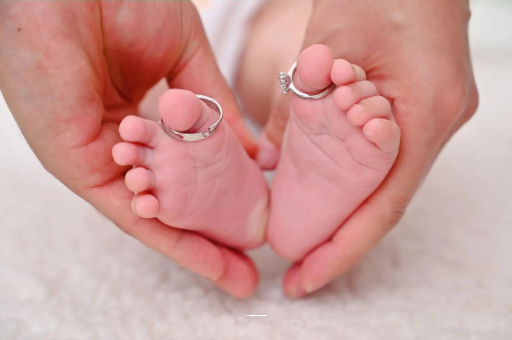 赵县怀孕肚子一边高一边低